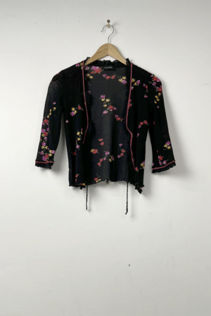 Bolero Negro Con Flores Sinequanone A Delante