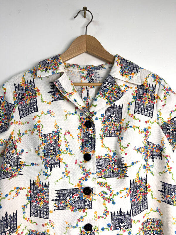 1 Vestido Años 70 Rejas Blanco Detalle3