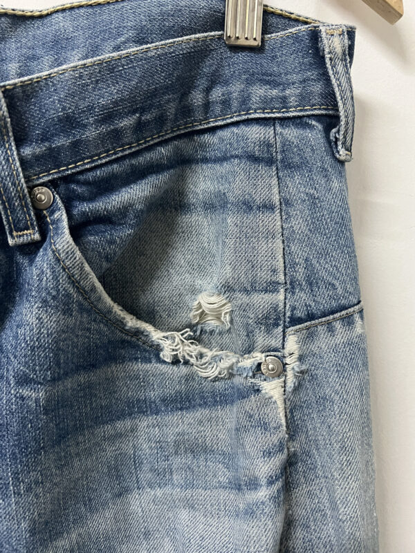 Levis Engineered Detallel 3