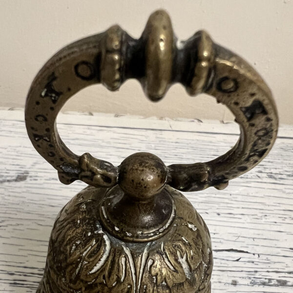Campana Mediana 6